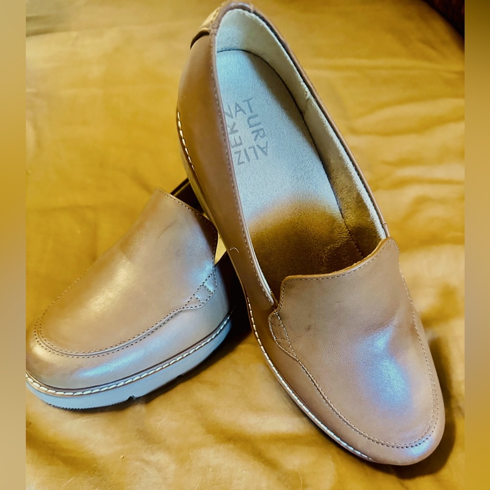 Naturalizer Cabernet lug sole loafer size 9 M. NWT